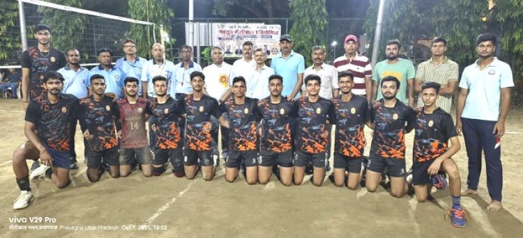म्योहाल हॉस्टल ने जीती मानसून वॉलीबाल प्रतियोगिता की ट्रॉफी