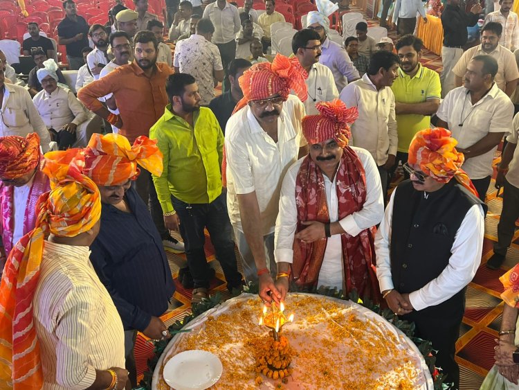 स्वदेशी वस्तुओं को अपनाकर भारत के विश्व गुरु बनने में अपना योगदान दे: रमेश मिश्रा