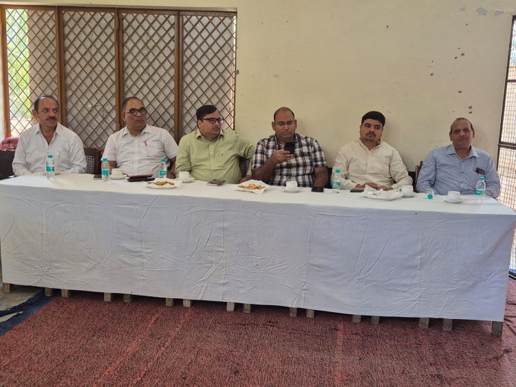 विद्यार्थियों ने देखा विकसित भारत बिल्डथान का लाइव प्रसारण