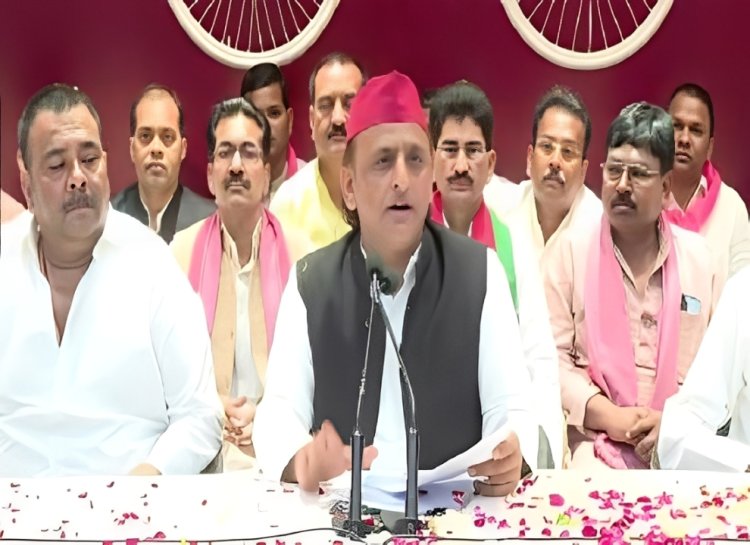 भाजपा सरकार बोलती है सफेद झूठ : अखिलेश यादव