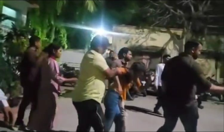 उरई जिला जेल की लिपिक को एंटी करप्शन टीम ने किया गिरफ्तार