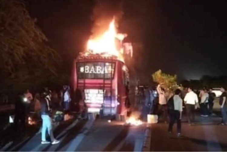 लुधियाना से आगरा जा रही वोल्वो बस पर लगी आग, बाल बाल बच्चे 50 यात्री