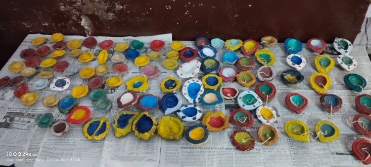 गाय के गोबर से मूर्तियां व दिए बना आत्मनिर्भर बन रहे दिव्यांग