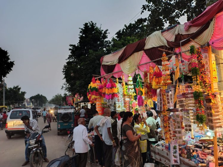 दीपावली त्योहार के चलते बाजार हुआ गुलजार