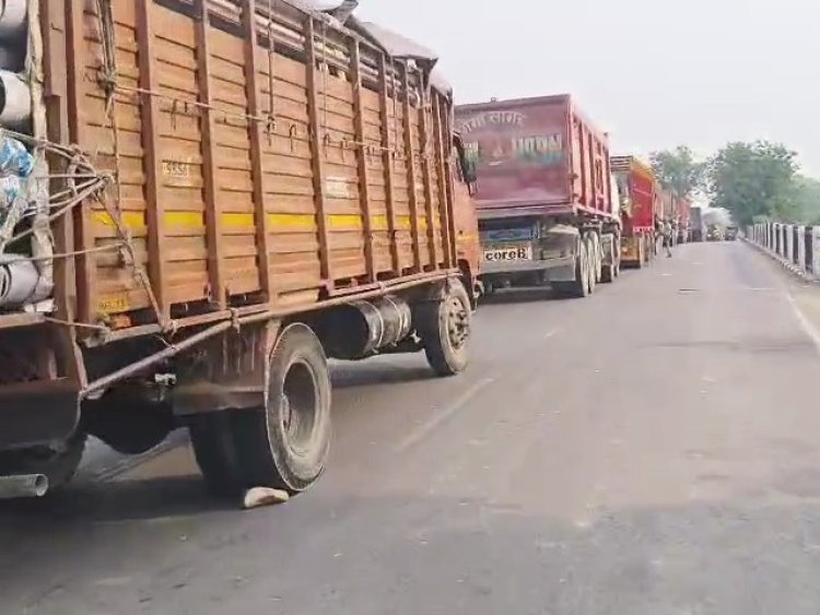 अवैध वसूली का वीडियो वायरल, बदौसा के थानाध्यक्ष व सिपाही निलंबित