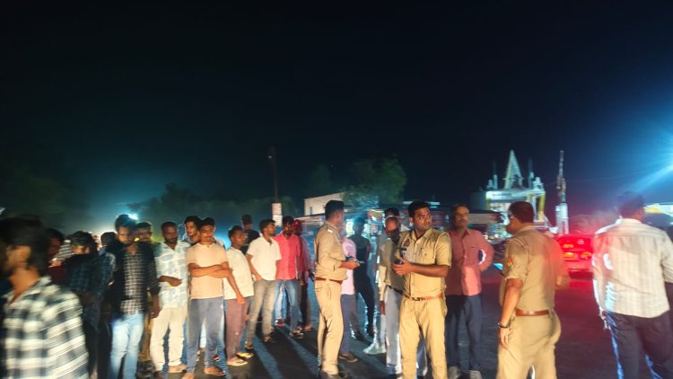 सड़क पर युवक का शव फेंककर कार चालक फरार