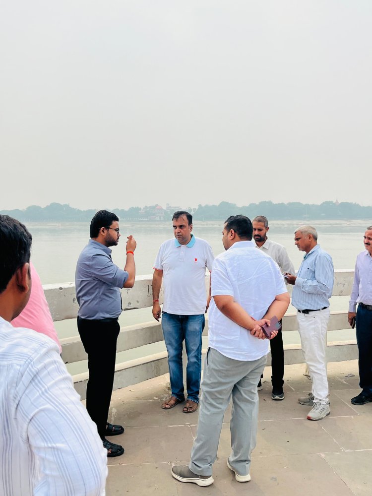 डाला छठ और देव दीपावली की तैयारियों में जुटा प्रशासन, नगर आयुक्त ने घाटों का किया निरीक्षण