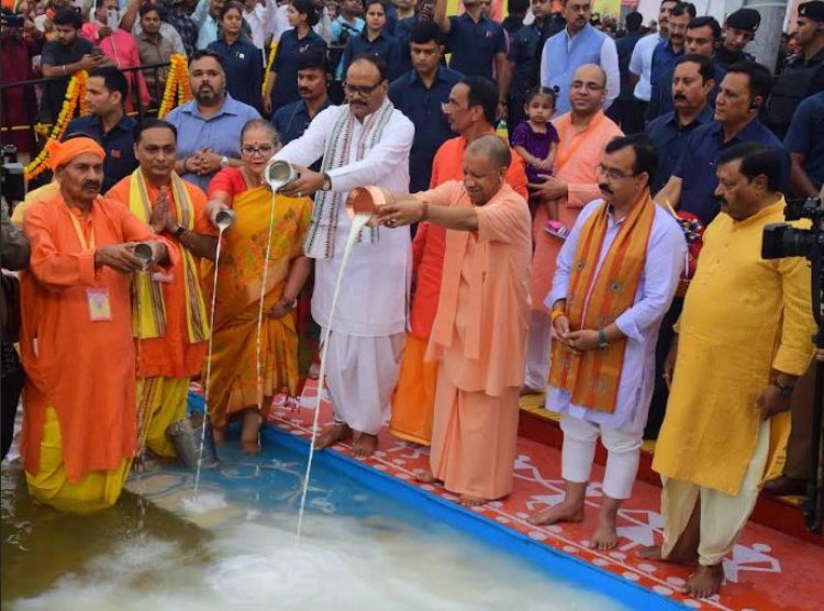 छठ हमारी सामाजिक एकता और प्राचीन विरासत का प्रतीक : मुख्यमंत्री योगी आदित्यनाथ