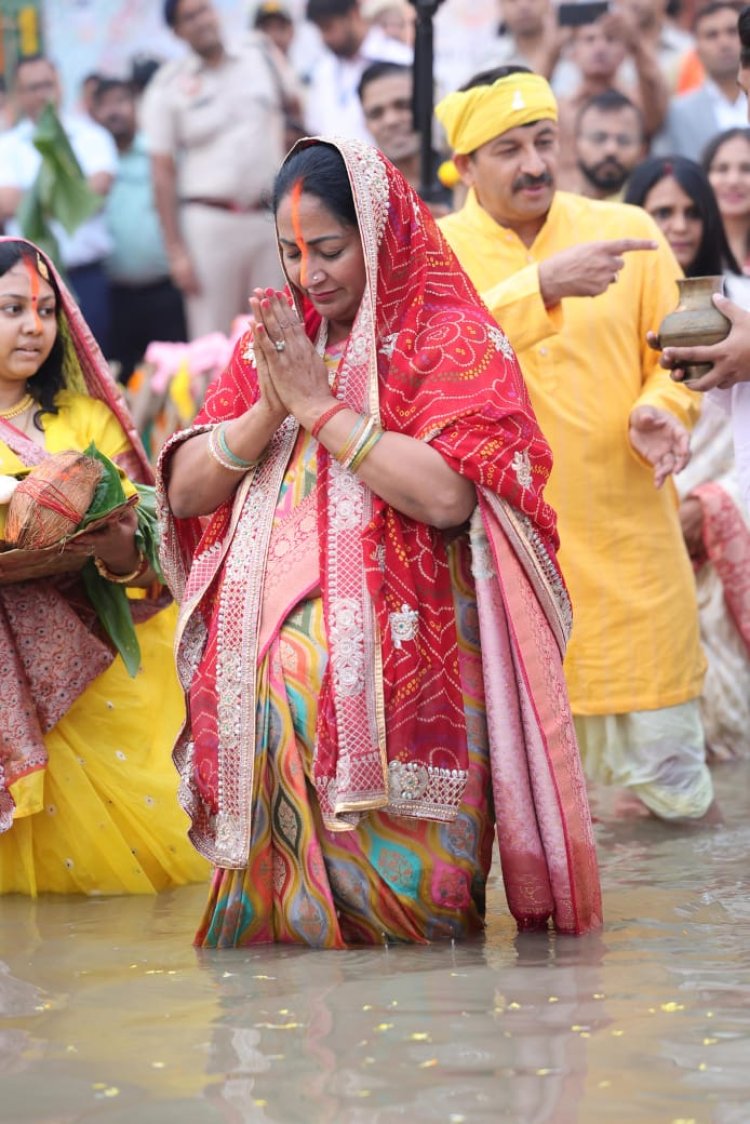 भक्ति, लोक संस्कृति और स्वच्छता का संगम बनी दिल्ली की छठ पूजा : रेखा गुप्ता