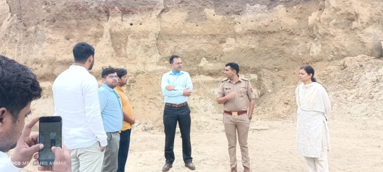 फर्रुखाबाद में राजा द्रोपद के किले के अवशेषों का अवैध खनन कर रहे माफिया, डीएम ने कराई जांच
