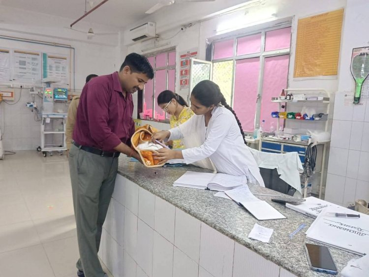 अमेठी : नाले में मिली नवजात बच्ची की यूपी 112 पुलिस ने बचाई जान