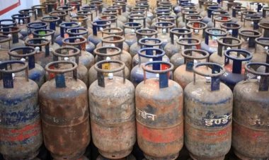 कमर्शियल गैस सिलेंडर की घटी कीमत, रसोई गैस सिलेंडर की कीमत में बदलाव नहीं