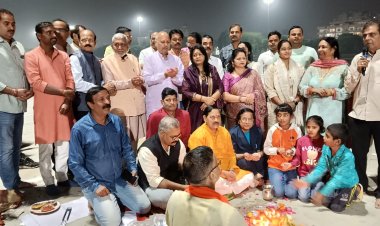 गोमती तट पर श्रद्धापूर्वक मनायी गयी देव दीपावली