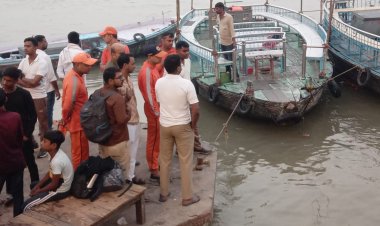 वाराणसी: शीतलाघाट पर गंगा में नहाते समय युवक डूबा, एनडीआरएफ की तलाश जारी