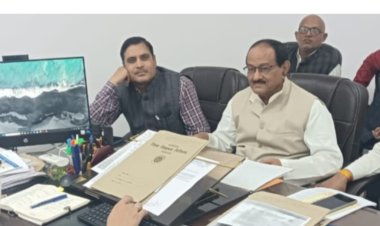 डीआईओएस से शिक्षक संघ ने की वार्ता, अवशेष भुगतान व प्रोन्नत वेतनमान समेत कई मांगों पर बनी सहमति