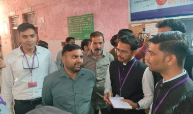 प्रशिक्षु आईएएस दल ने कायमगंज सीएचसी का किया निरीक्षण, गंदगी देख जताई नाराजगी