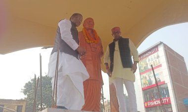 मीरजापुर के प्रवास पर असम के राज्यपाल- सरदार पटेल की प्रतिमा पर माल्यार्पण कर बोले- राष्ट्र एकता के महानायक