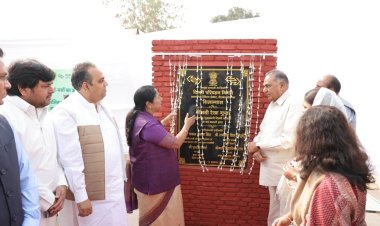 मुख्यमंत्री ने डीटीसी की 50 नई इलेक्ट्रिक बसों को दिखाई हरी झंडी