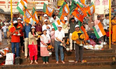 बिहार में सुशासन और विकास की जीत पर नमामि गंगे ने उतारी मां गंगा की आरती