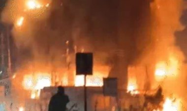 चार मंजिला होटल में भीषण आग: रेस्टोरेंट के बाथरूम में छिपे युवक की मौत, 12 करोड़ की बिल्डिंग राख