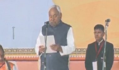 10वीं बार बिहार के मुख्यमंत्री बने नीतीश कुमार, प्रधानमंत्री और गृहमंत्री की मौजूूदगी में राज्यपाल ने दिलाई शपथ