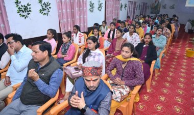 हिन्दी के संवर्धन के लिए लोकभाषाओं को सहेजने की जरूरत : डॉ. विद्याबिन्दु सिंह