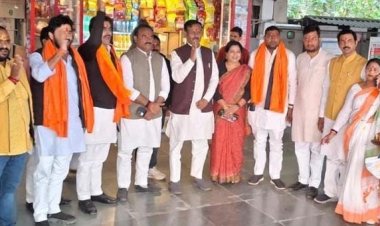 भाजपा युवा मोर्चा के कार्यकर्ता युनिटी मार्च गुजरात यात्रा के लिए हुए रवाना