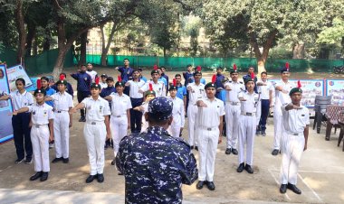 वाराणसी: संविधान दिवस पर 7 नेवल यूनिट एनसीसी, बीएचयू, ग्रुप मुख्यालय वाराणसी ‘ए’ के कैडेट्स ने ली शपथ