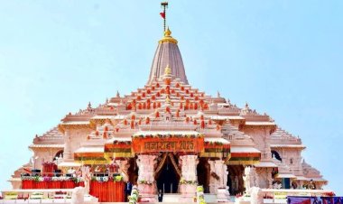 अयोध्या में आराध्य और शिखर के दर्शन को उमड़ पड़े श्रद्धालु