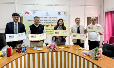 प्रयागराज के प्रधान डाकघर में पिक्चर पोस्टकार्ड जारी