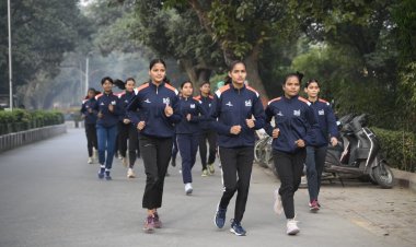 वाराणसी रन फॉर केटीएस 4.0 : तमिलनाडु और काशी की सांस्कृतिक एकता का संदेश लेकर दाैड़े सैकड़ों युवा