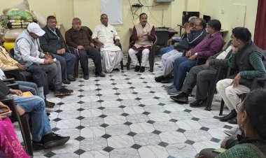 दुनिया में एक केवल धर्म हिन्दू, बाकी सब पंथ और उपासना : डॉ रविंद्र नाथ शुक्ल