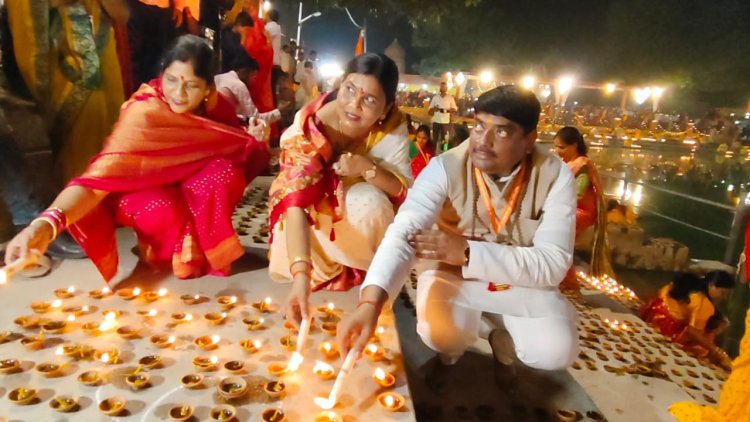 बेलवाई शिव धाम पर डेढ़ लाख दीप प्रज्ज्वलित