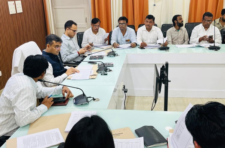 सभी दल बूथ लेवल एजेंटों की सूची जिला निर्वाचन कार्यालय को उपलब्ध कराएं: जिलाधिकारी