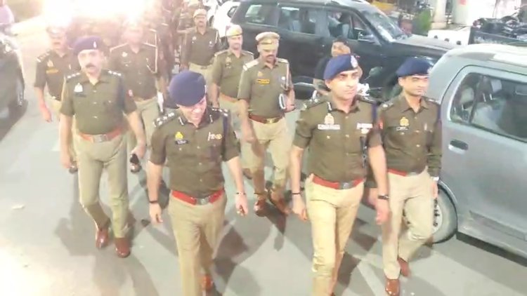 प्रयागराज में यातायात माह: पुलिस कमिश्नर के नेतृत्व में सघन चेकिंग अभियान और फ्लैग मार्च