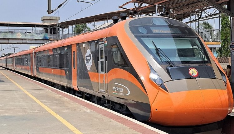 बनारस-खजुराहो वंदे भारत एक्सप्रेस: धार्मिक और पर्यटन स्थलों की दूरी अब और आसान!