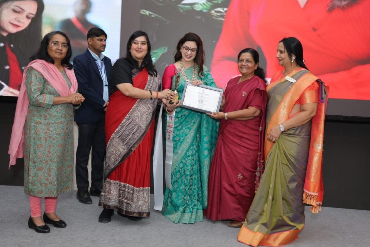 दिल्ली में चमकी बीकानेर की प्रतिभा : मनीषा शर्मा और प्रवीण शर्मा को मिला वामा रत्न अवार्ड 2025