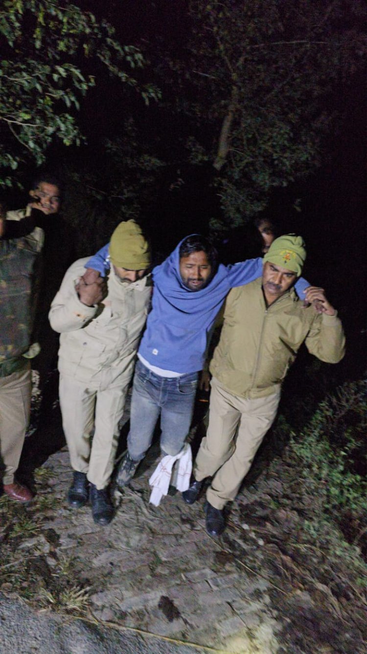 बनकटा पुलिस और शातिर पशु तस्कर के बीच मुठभेड़,तस्कर घायल