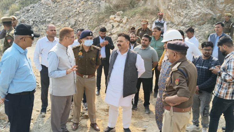 सोनभद्र खनन हादसा: अंतिम शव मिलने तक जारी रहेगा रेस्क्यू ऑपरेशन, प्रभारी मंत्री रविंद्र जायसवाल ने लिया जायजा