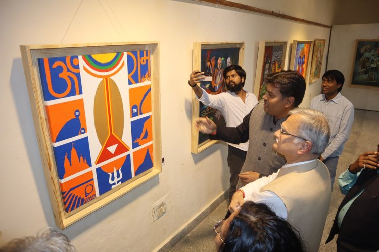 'रूप-अरूप' सामूहिक चित्रकला प्रदर्शनी से बीएचयू का अहिवासी कला वीथिका गुलजार