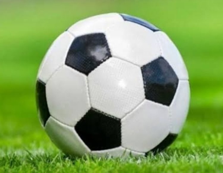 वाराणसी की शेरनियां दहाड़ीं! सीनियर स्टेट महिला फुटबॉल में झांसी को 8-0 से रौंदकर दर्ज की ऐतिहासिक जीत