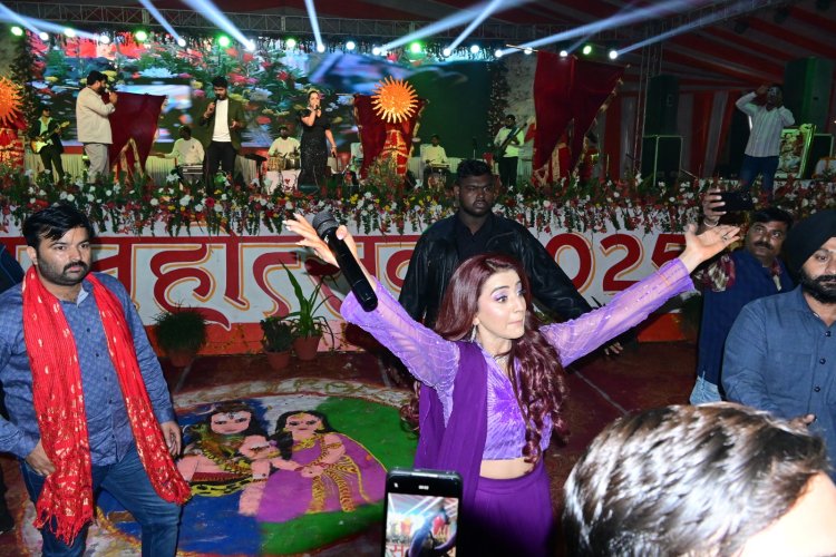 अक्षरा सिंह ने रचा सुरों का उत्सव, महादेवा महोत्सव की रात बनी अविस्मरणीय