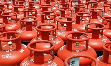 कमर्शियल सिलेंडर 10 रुपये हुआ सस्‍ता, नई दरें लागू