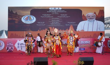 काशी तमिल संगमम 4.0 के सांस्कृतिक संध्या में नमोघाट के मुक्ताकाशी प्रांगण में झूमे मेहमान