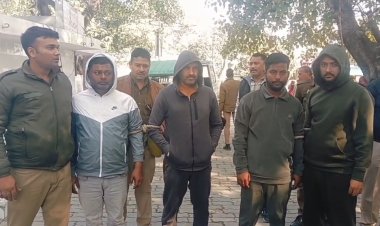 चोरी की कारें बिहार में बेचने वाले चार शातिर गिरफ्तार, पांच गाड़ियां हुई बरामद