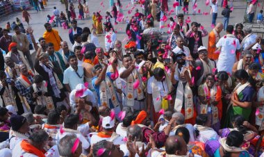 काशी तमिल संगमम् : तमिलनाडु का तीसरा समूह श्री काशी विश्वनाथ मंदिर में दर्शन पूजन कर अभिभूत