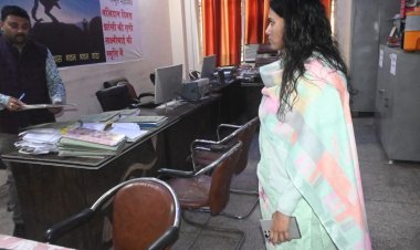 निरीक्षण में 11 अधिकारी और 35 कर्मचारी अनुपस्थित, वेतन रोका