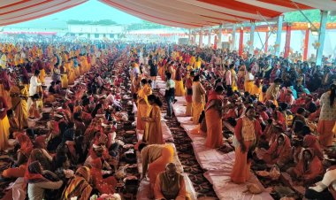 मुख्यमंत्री सामूहिक विवाह योजना में 551 जोड़ों ने थामा एक दूजे का हाथ