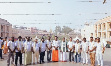 तमिलनाडु से आए महर्षि अगस्त्य वाहन दल के लोगों ने किए काशी विश्वनाथ मंदिर में दर्शन