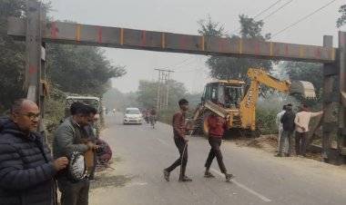 हाइट गेज लगने से गन्ना किसानों को होंगी दिक्कतें, दिल्ली से अयोध्या आने वाले श्रद्धालुओं को भी होगी परेशानी